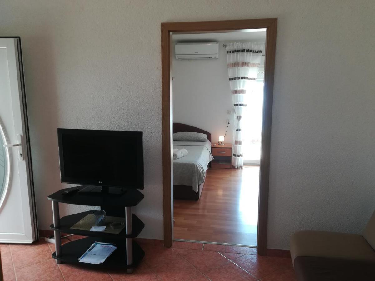 Apartman Lidija Ciovo Trogir Eksteriør billede