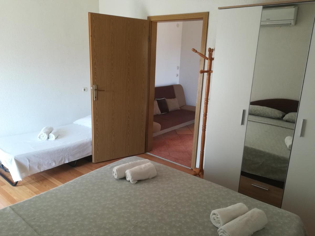 Apartman Lidija Ciovo Trogir Eksteriør billede